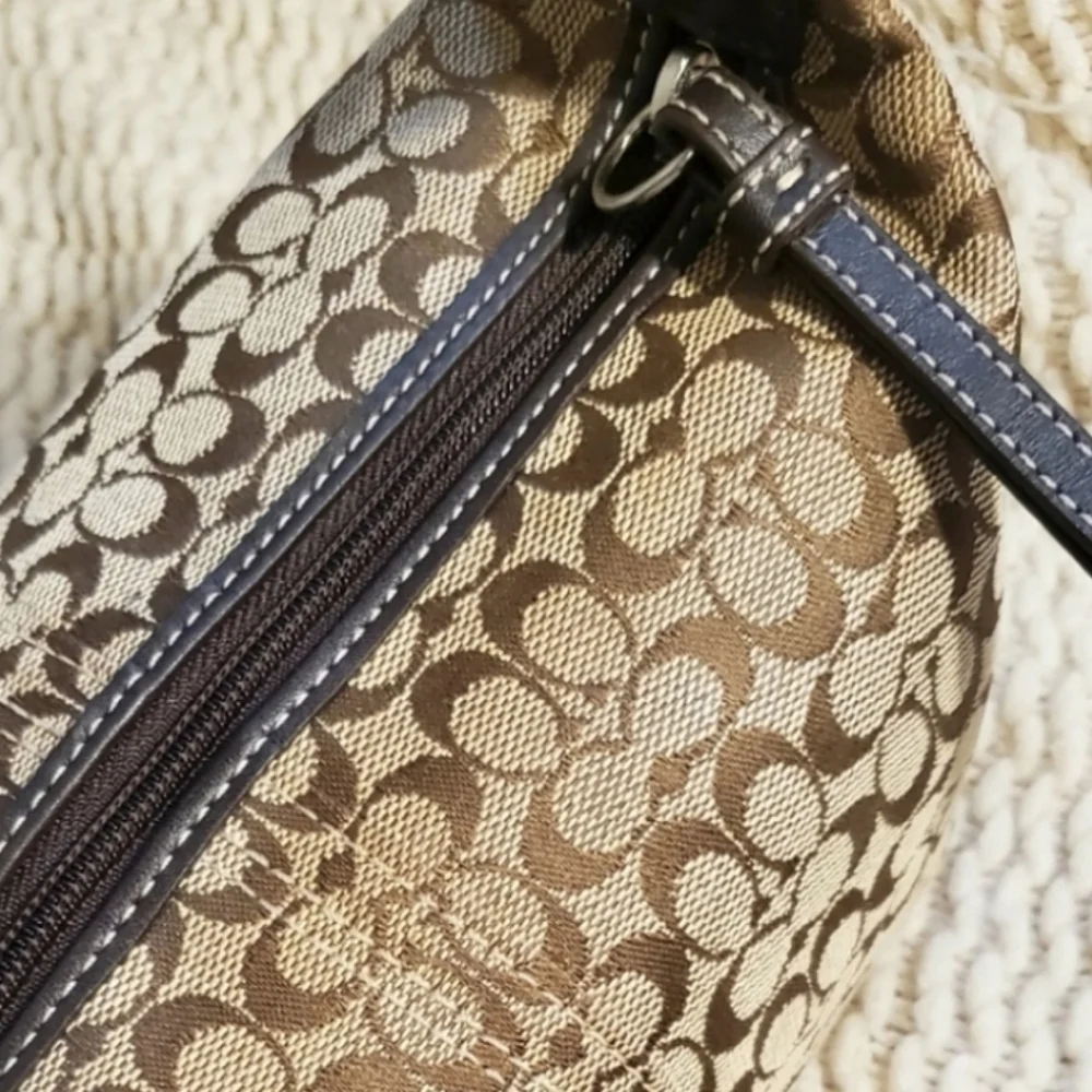 COACH SIGNATURE MINI PURSE - Picture 5 of 12